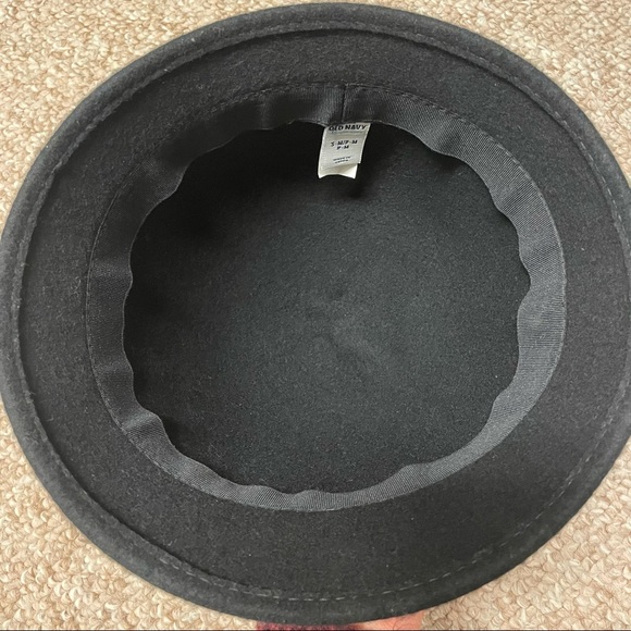 Old Navy Wool Felt Cloche - Picture 5 of 5